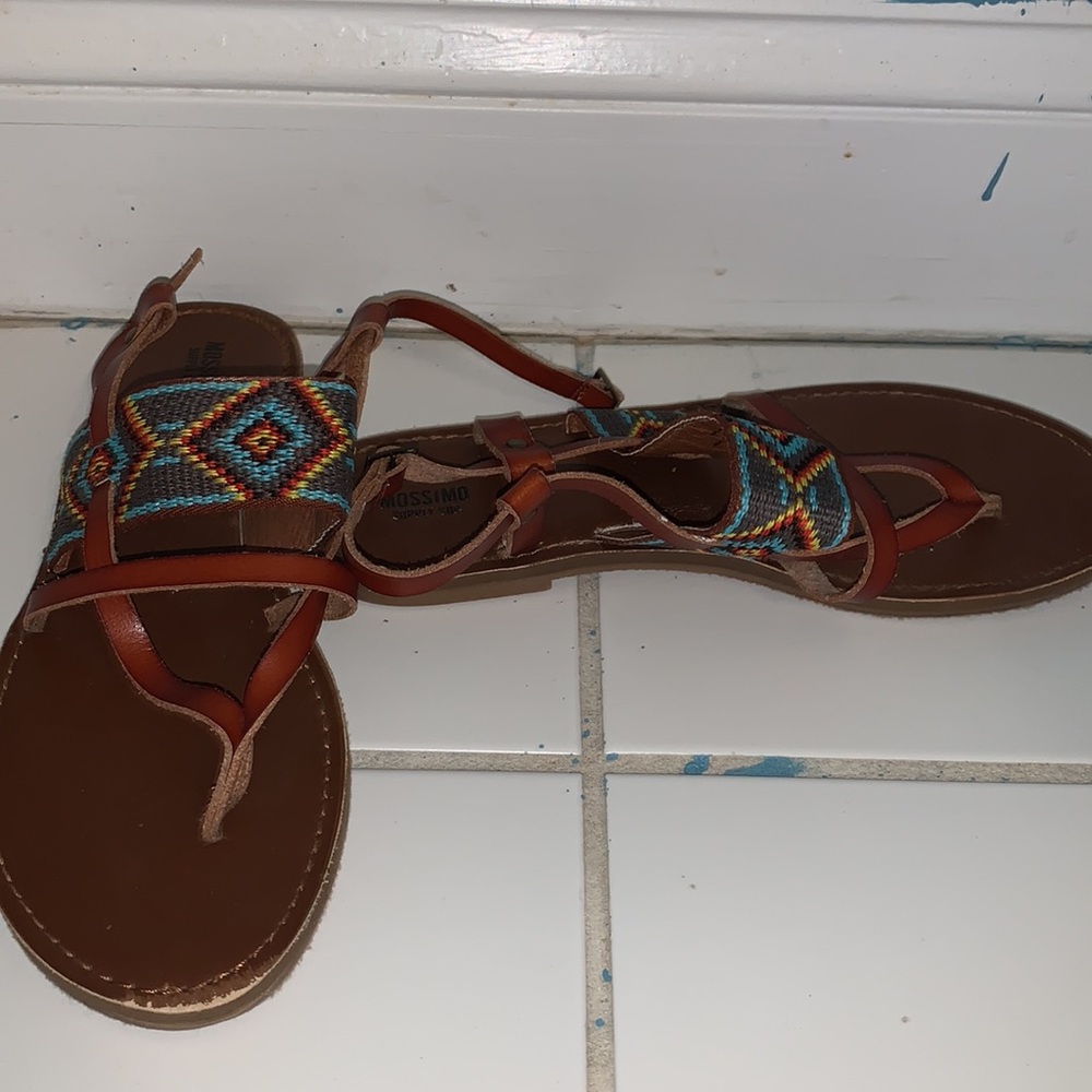 Sandles - Picture 2 of 2